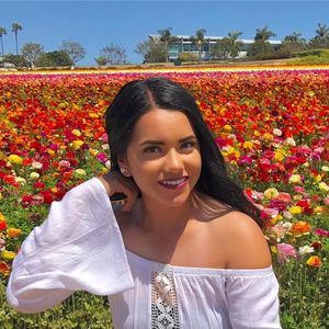 Meet your Posher, Selly